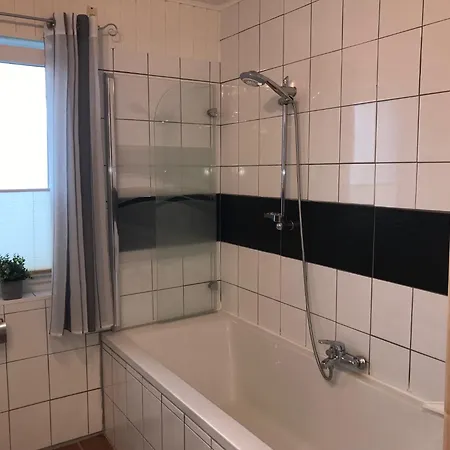 Apartment 5 1/2 Penthouse Luv Und Lee *